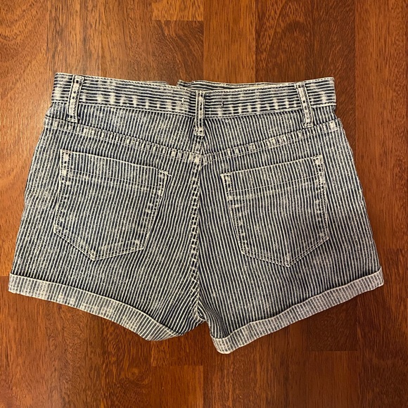 Forever 21 Shorts - Picture 2 of 8